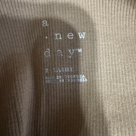 Elegant Tan Sleeveless Dress - Picture 3 of 4